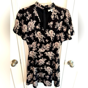 J.O.A. Choker Neck‎ Wrap floral dress -sz Small